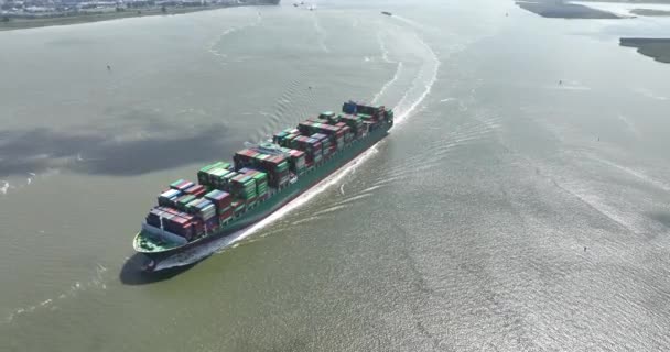 안트베르펜 2023년 12일 벨기에 항해로 인상적인 탈라사 헬라스 클래스 컨테이너 — 비디오