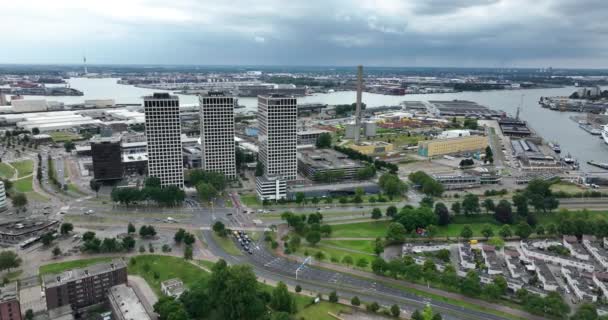 2023年7月22日 鹿特丹 通过俯瞰欧洲点 也被称为Marconitorens 的空中无人驾驶飞机 体验罗德丹天际线迷人的美景 这三个标志性的办公室 — 图库视频影像