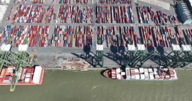 Antwerpen, 12 Ağustos 2023, Belçika. Noordzee Terminalinin hava aracı görüntüsü.