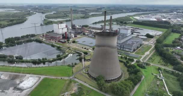 Geertruidenberg Augusti 2023 Nederländerna Flygdrönare Utsikt Över Amercentrale Energianläggning Kraftverk — Stockvideo