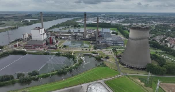 Amercentrale Uhelná Biomasa Spalovací Elektrárna Obci Geertruidenberg Nizozemsko — Stock video