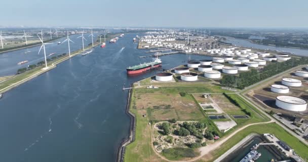 Воздушный Беспилотник Видео Промышленного Нефтехимического Порта Роттердам Ремонтно Строительной Верфи — стоковое видео
