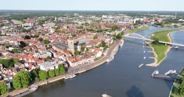 Flygdrönare Utsikt Över Stadsbilden Deventer Stad Och Floden Ijssel Nederländerna — Stockvideo