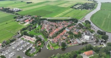 Friesland 'ın en küçük insansız hava aracı görüntüsü, 11 şehir, Elf Steden, Sloten, Sleat, Hollanda.