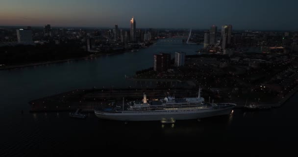 Rotterdam September 2023 Nederland Rotterdam Pensjonert Cruiseskip Fungerer Som Hotell – stockvideo