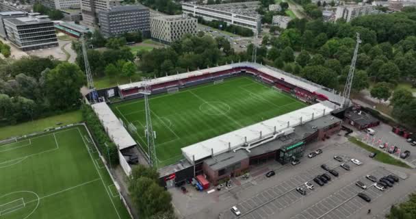 2023年7月22日 ロッテルダム オランダ フットボールクラブエクセルシオールの本拠地ヴァン ドンジとデ スタジアムの空中ドローンビュー — ストック動画