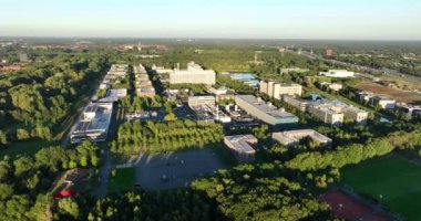 Eindhoven, Hollanda 'daki Hig Htech kampüsünün hava görüntüsü. Bilim ticaretle buluşur.