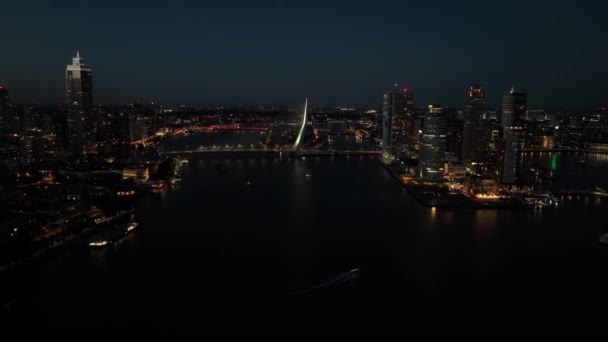 Hiperlaspe Aérea Timelapse Del Skyline Rotterdam Por Noche Países Bajos — Vídeos de Stock