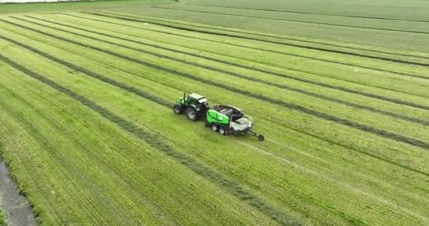 Trator Agrícola Trabalhando Terra Atividades Agrícolas Trabalho Profesional Usando Máquinas — Vídeo de Stock