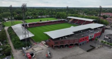 19 Temmuz, 2023, Deventer, Hollanda. Go ahead Eagles futbol stadyumunun hava aracı görüntüsü, Hollanda Eredivisie futbol kulübü. De Adelaarshorst 'un insansız hava aracı görüntüsü