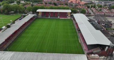 19 Temmuz, 2023, Deventer, Hollanda. Go ahead Eagles futbol stadyumunun hava aracı görüntüsü, Hollanda Eredivisie futbol kulübü. De Adelaarshorst 'un insansız hava aracı görüntüsü