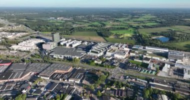 Veldhoven, 6 Eylül 2023, Hollanda. ASML, yarı iletken endüstrisi için makine tedarikçisi, çip yapımı, mikro çip işi. Veldhoven 'daki merkez ofis ve iş kompleksi