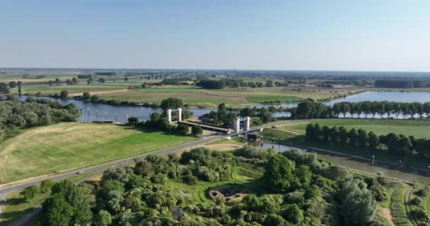 荷兰基础设施 防洪工程 工程奇迹 高速公路 航运和公路运输的无人驾驶飞机图像 — 图库视频影像