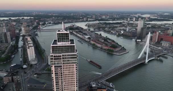 ロッテルダム 2023年9月5日 オランダ オランダのロッテルダムにある大きな高層ビルと都市高層ビルのトップビュー 都市の概要 — ストック動画