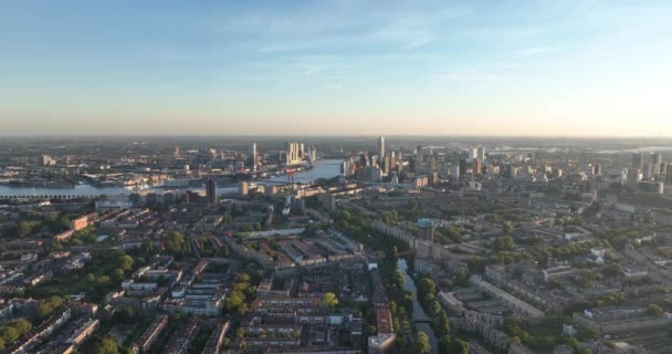 Letecký Bezpilotní Pohled Panorama Rotterdamu Nizozemí Řeka Nieuwe Maas Kultovní — Stock video