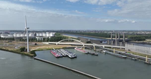 Infrastructuur Haven Van Rotterdam Een Sluis Sluis Weg Treinrails Waterweg — Stockvideo