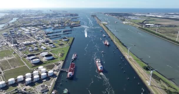 Caland Kanaal Nieuwe Waterweg Petrokimya Endüstrisi Enerji Endüstrisi Taşımacılık Rotterdam — Stok video