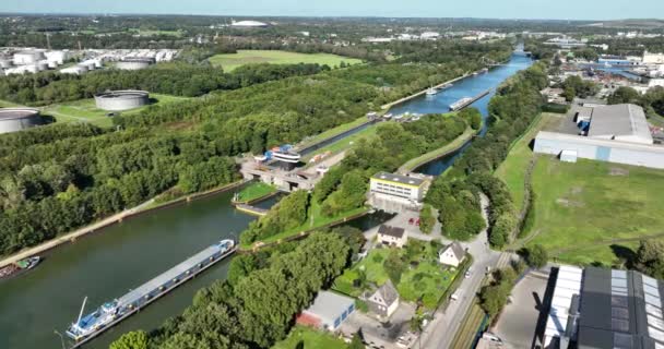 Gelsenkirchen锁 闸门系统 内陆航运 水运基础设施 从上往下俯瞰 — 图库视频影像