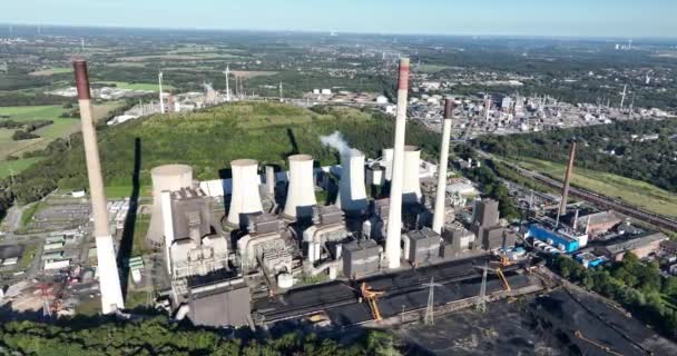 Légi Felvétel Egy Nagy Fosszilis Széntüzelésű Erőműről Villamosenergia Termelés — Stock videók