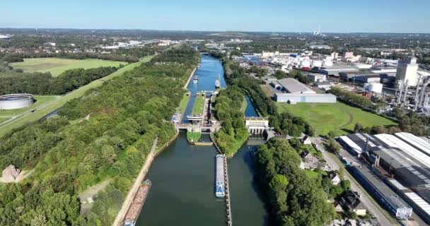 Luchtvaart Drone Uitzicht Een Binnenvaart Sluis Rhine Herne Kanaal Duitsland — Stockvideo