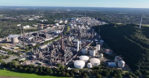 Widok Lotu Ptaka Obszar Strefy Przemysłu Petrochemicznego Niemczech Kominy Maszyny — Wideo stockowe