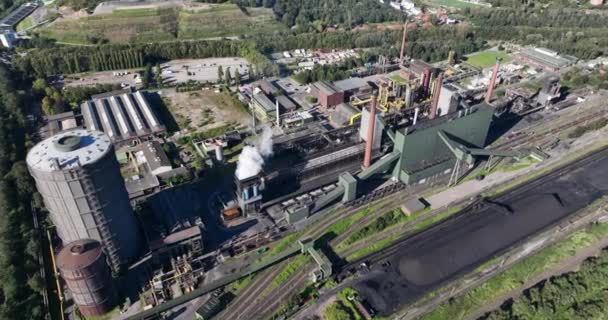 炼焦厂 德国鲁尔地区用于钢铁生产的产品的工业成熟度 空中无人驾驶飞机视图 — 图库视频影像