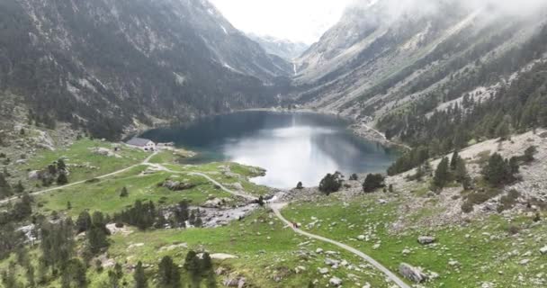 Aérea Lago Montaña Desierto Naturaleza Turismo Lago Alpino Panorama Valle — Vídeos de Stock