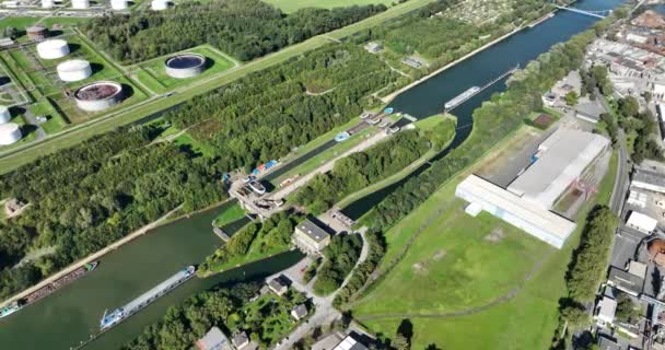 Aerial Drone View Inland Shipping Sluice Rhine Herne Canal Germany — Vídeos de Stock