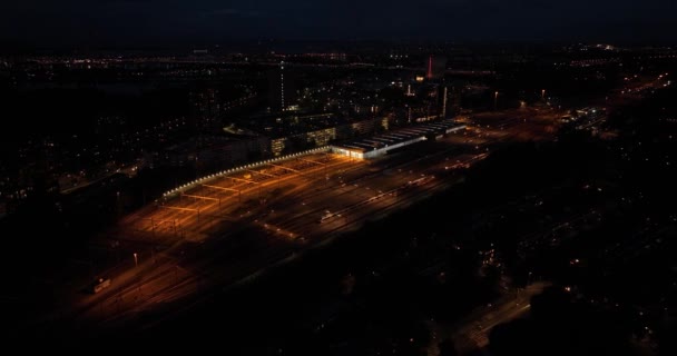 Luchtdrone Zicht Een Trein Depot Nachts Spoorwegwerf Rialroad Onderhoud Transport — Stockvideo
