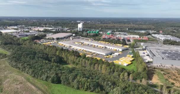 Letecký Drone Pohled Velké Poštovní Balíček Centrum Přepravou Nákladními Automobily — Stock video