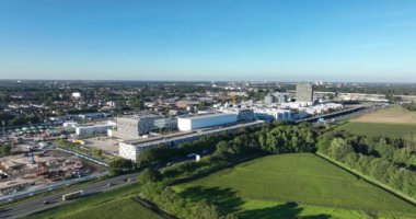 6 Eylül 2023, Veldhoven, Hollanda. Veldhoven 'daki ASML mikroçip üretim şirketinin hava aracı görüntüsü, binalar ve şirket tesisi.