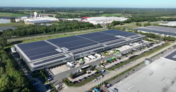 2023年9月6日 ティルバーグ オランダ ティルブルグのテスラ配送センターの空中ドローンビュー 電気自動車会社と持続可能なモビリティ業界を強調 — ストック動画
