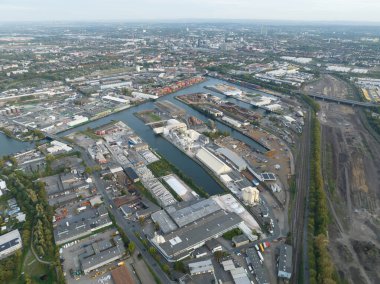 Endüstriyel liman Dortmund 'un hava aracı görüntüsü. Ticari nakliye şirketleri. Almanya.