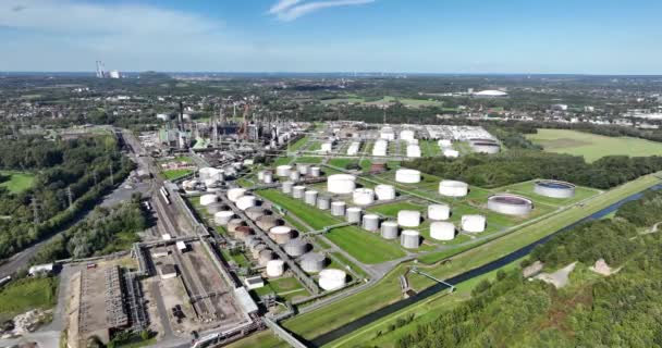 Denna Flygdrönarvy Fångar Den Expansiva Gelsenkirchen Refinery Stor Petrokemisk Komplex — Stockvideo