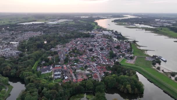 Drohnenaufnahme Von Zaltbommel Niederlande Festungsstadt Historische Stadt Und Holländisches Stadtbild — Stockvideo