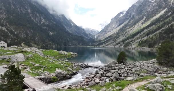 Vue Aérienne Lac Montagne Avec Des Éléments Nature Sauvage Nature — Video