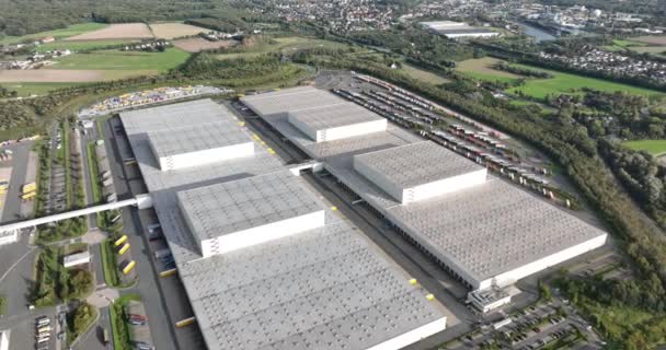大型货运物流中心 产品仓库和配送中心的无人驾驶飞机俯瞰 — 图库视频影像
