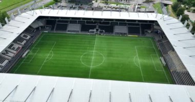 Almelo, 19 Temmuz, 2023, Hollanda. Erve Asito 'nun hava aracı görüntüsü, eski adıyla Polman Stadion, Almelo futbol kulübü Heracles Almelo' nun ev sahibi stadyumu, maçlara ev sahipliği yapıyor.