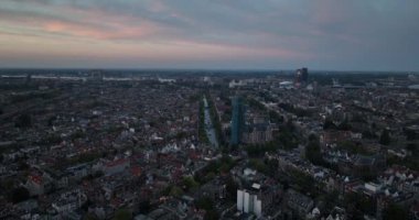 Amsterdam Westerkerk, Ürdün bölgesi, şehir merkezinin batısı. Hollanda, gün batımından hemen sonra..