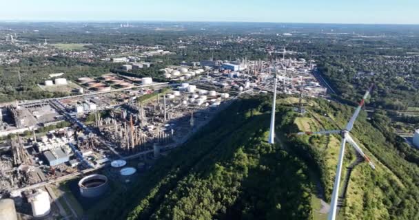 Vista Aérea Drone Zona Indústria Petroquímica Alemanha Chaminés Máquinas Instalações — Vídeo de Stock