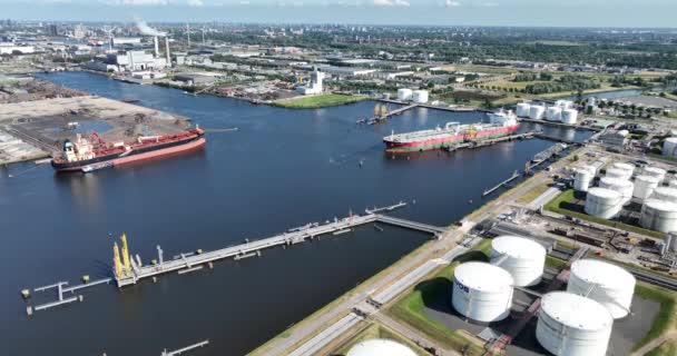 Вид Воздуха Нефтехимическую Гавань Амстердаме Топливо Хранение Транспортировка Водных Ресурсов — стоковое видео