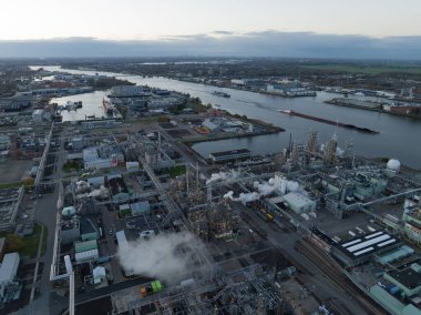 Per- ve polyfluoroalkyl maddeler üreten bir endüstriyel kurulumun hava aracı görüntüsü, KFAS
