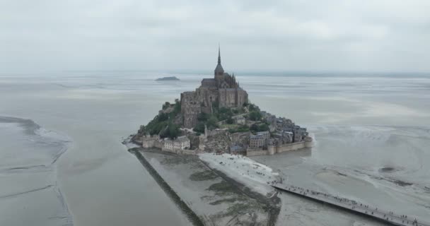 Vista Aérea Drone Mont Saint Michel Uma Atração Turística Mundialmente — Vídeo de Stock