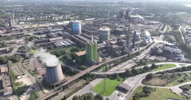 Německé Zařízení Výrobu Kovů Duisburgu Zdůrazňující Průmyslové Výrobní Metalurgické Aspekty — Stock video