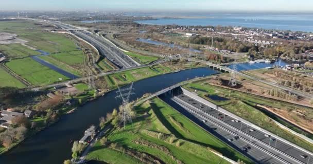 인프라 교차로의 고속도로 Muiden 네덜란드 — 비디오