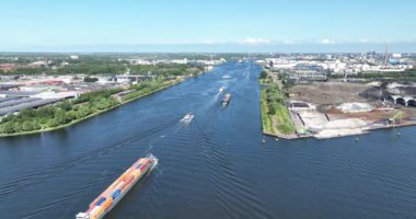 Amsterdam, Hollanda, 21 Haziran, 2023. Noordzeekanaal, Amsterdam 'ın Kuzey Denizi' ne bağlantısı.