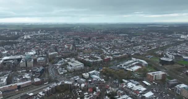 オランダのフリースランドのリーワーデン市の空中ドローンビュー — ストック動画