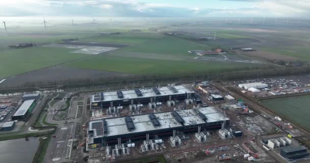 数据中心大楼 建造在Midden Meer 荷兰的无人驾驶飞机视图 云基础设施 — 图库视频影像