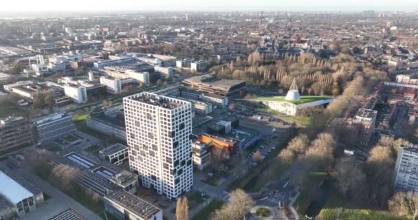 デルフト オランダ 12月 2023 デルフト大学 キャンパスの空中無人機の概要 オランダ サイエンス リサーチキャンパス — ストック動画