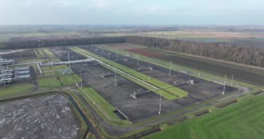 Avrupa 'nın en büyük doğal gaz sahası. Benzin sahası Slochteren. Hava aracı görünümü.